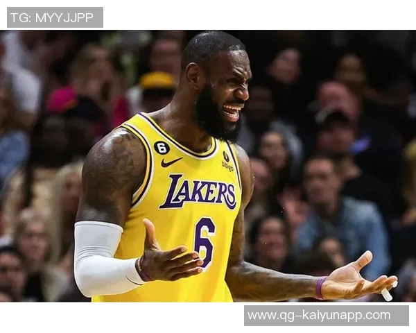 理查兹半场表现抢眼5中3斩获7分助攻1次正负值高达16分