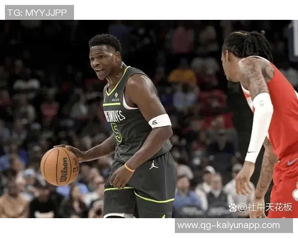 爱德华兹表现平平半场投篮命中率不佳仅得9分1板3助